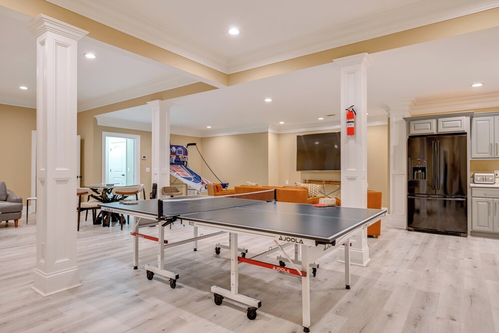 Hike & Explore! Luxe Retreat Near Lake Norman