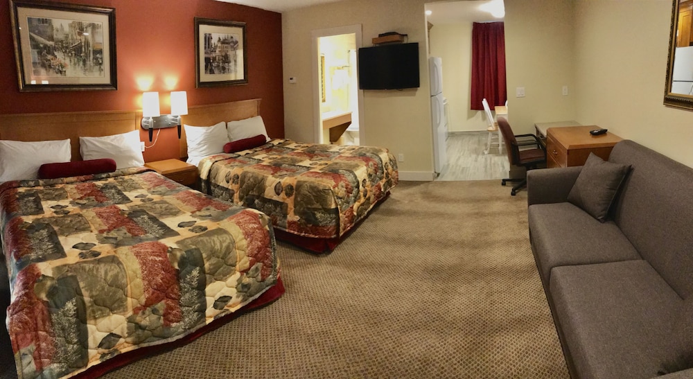 Sahara Suites