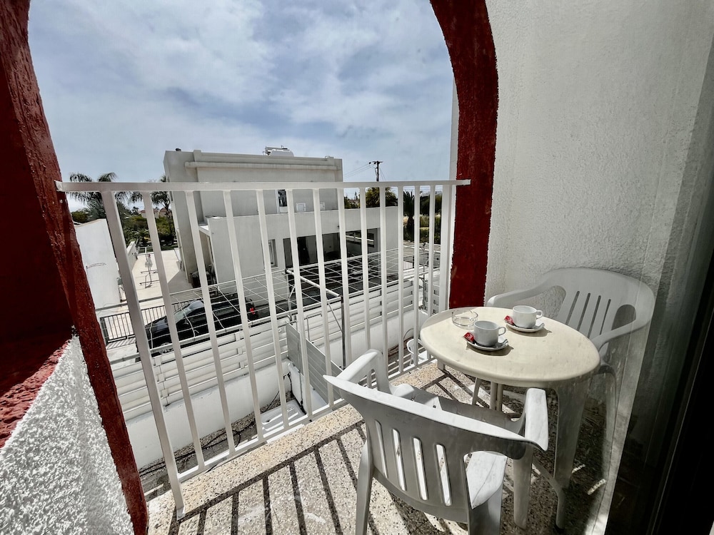 79 AN - Stay Nissi Chrysland Studio 215