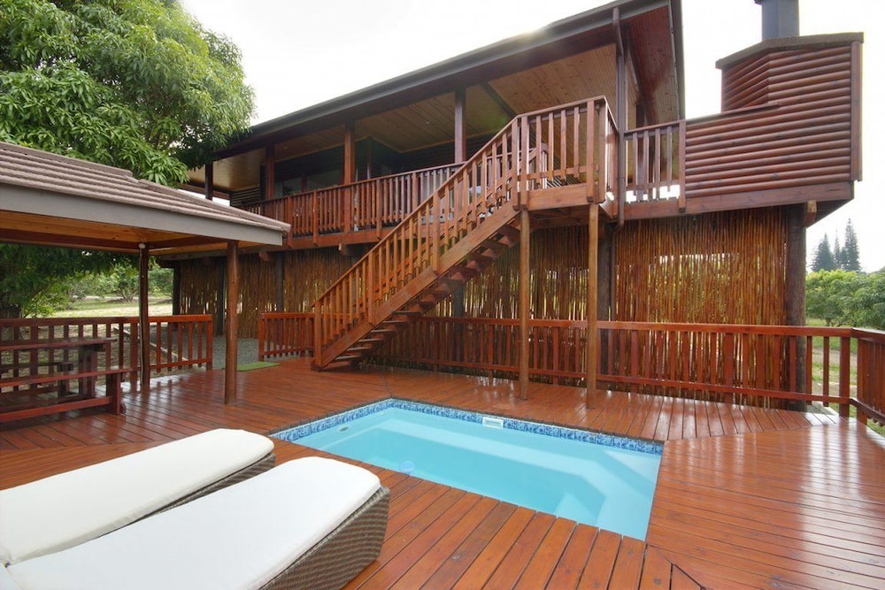 Monzi Safari Lodge