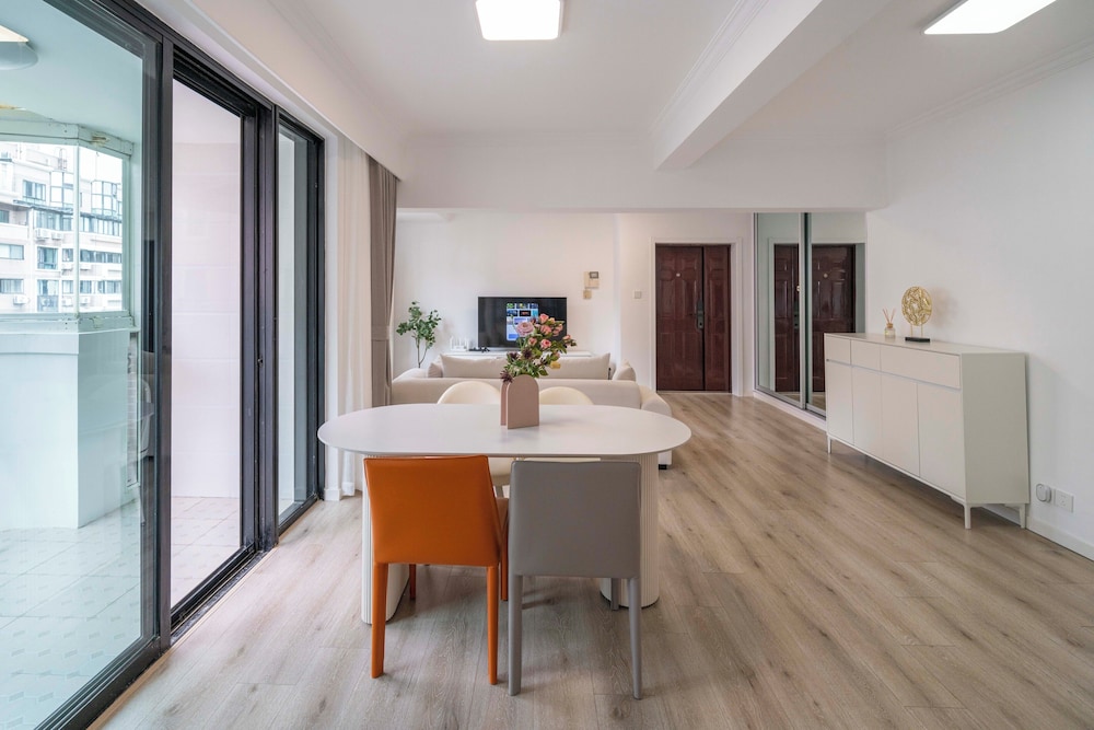 Tyms 2BR APT Hongqiao Paris Classic