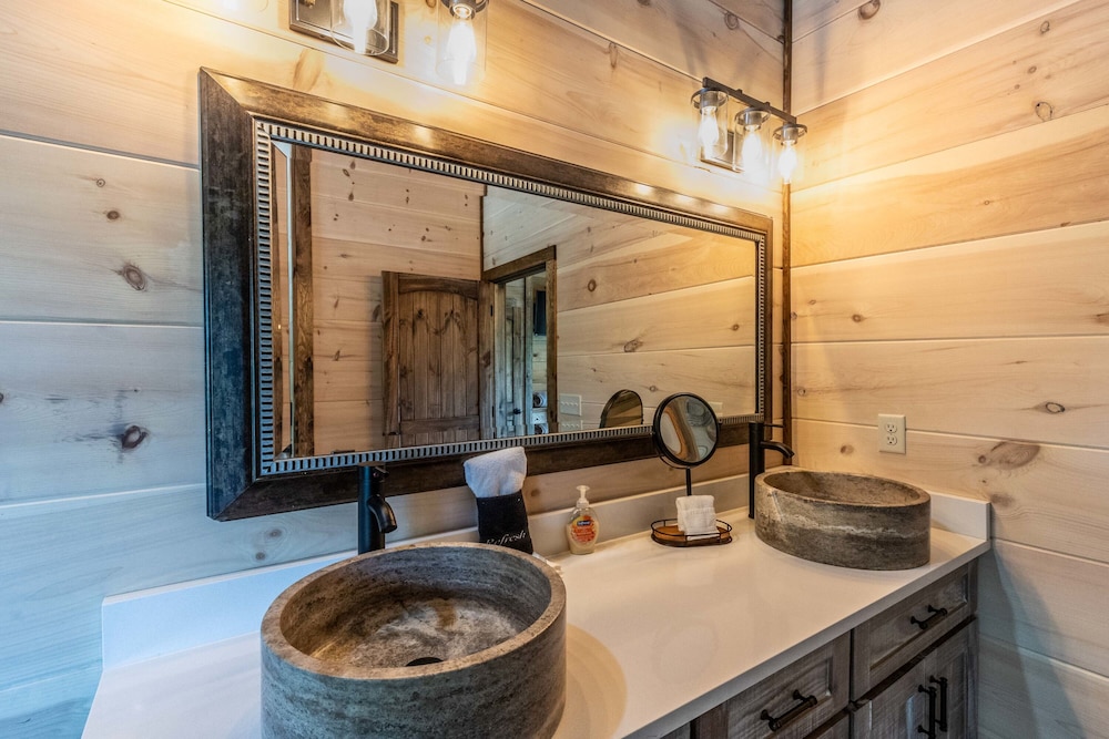 Raccoon Ridge Retreat - Gatlinburg Mountain Escape