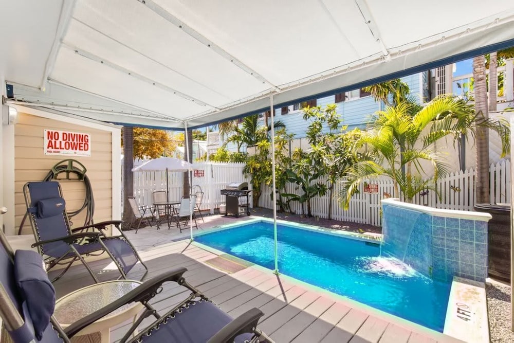 Poolside Paradise by Brightwild Heated Pool view 2
