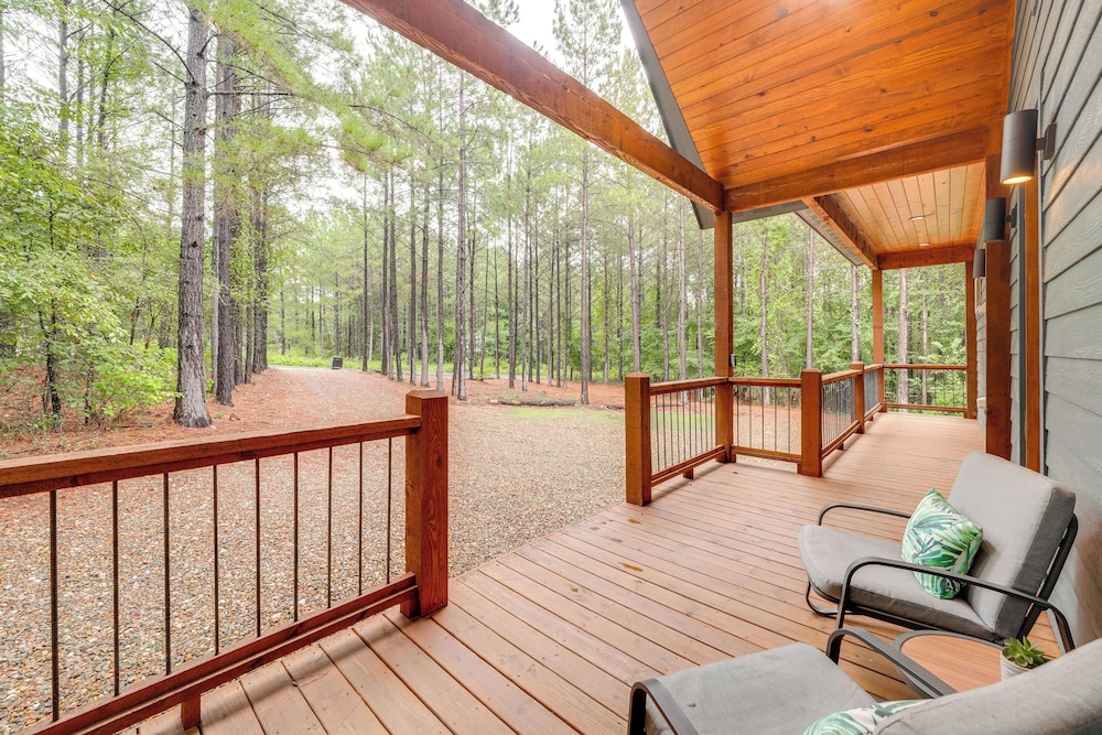 Fire Pit & Hot Tub: Couples Retreat in Broken Bow
