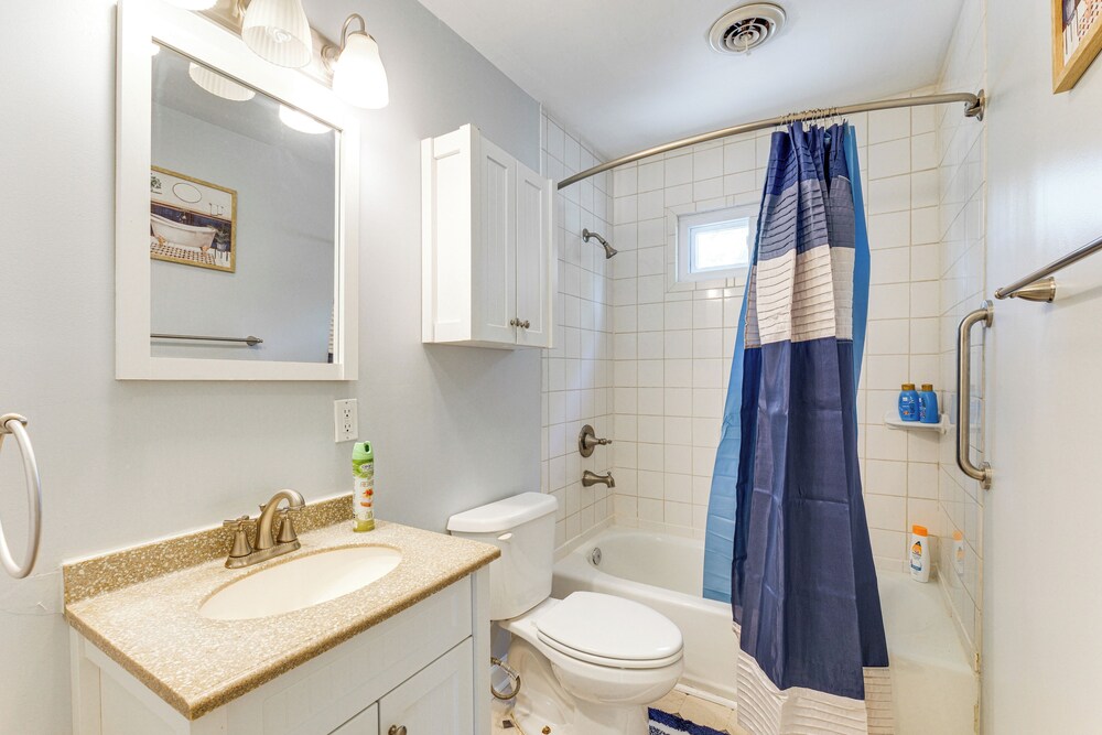3 Mi to Historic Dtwn: Hopewell Home w/ Yard