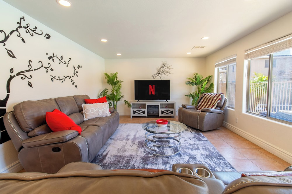 Casa Desert Willow 5BR Home & Pool