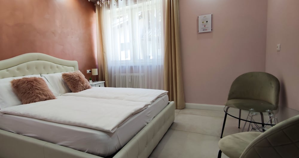 Klemi en Trento — hotel room