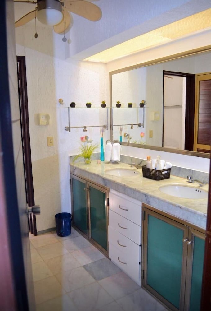 Tu Casa En Zona Hotelera a una Cuadra de la Playa