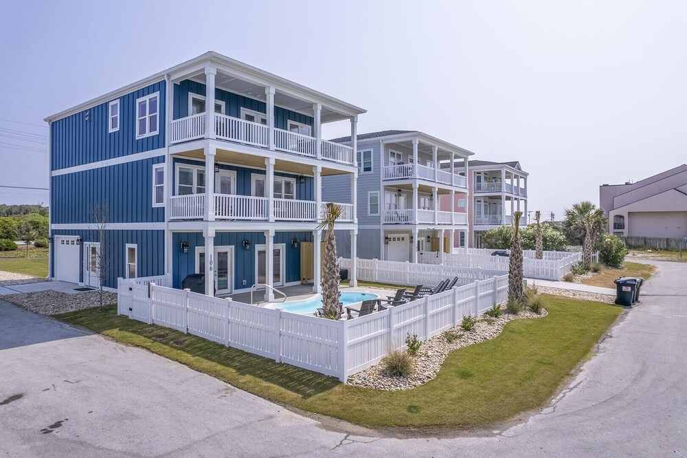 Forever Blue 6 Bedroom Home