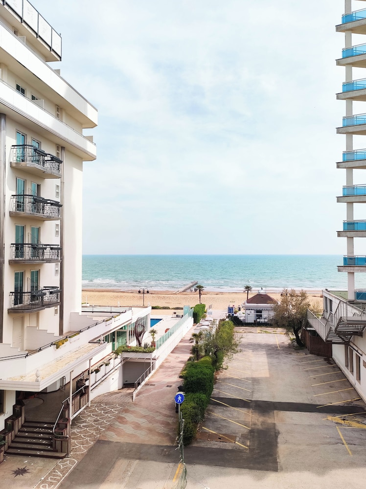 Apartment With sea View Balcony