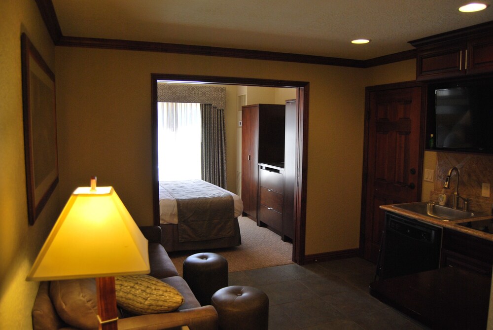 White Pines 1-BD at Westgate - Cloud 9