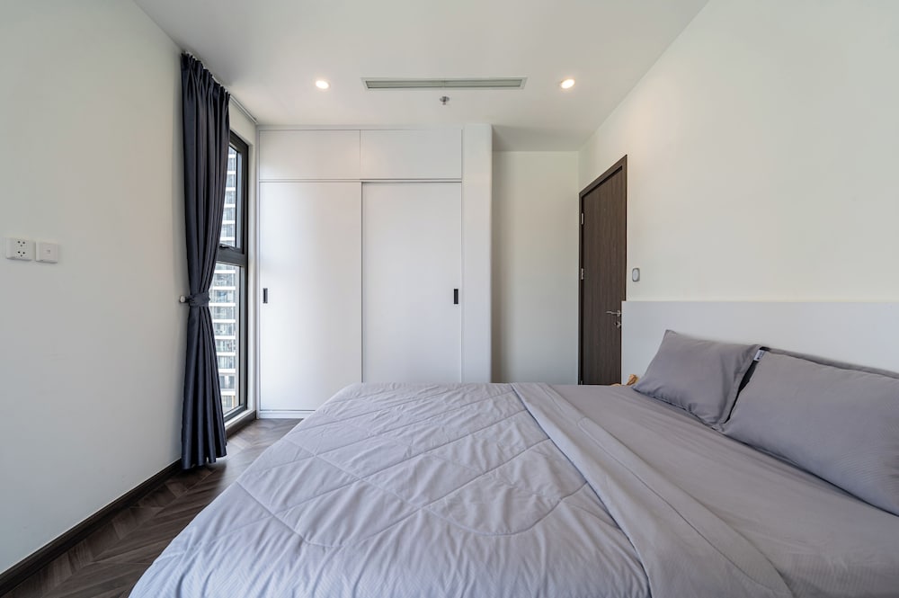 LA Nest 2 Bedrooms The Beverly - Vincom