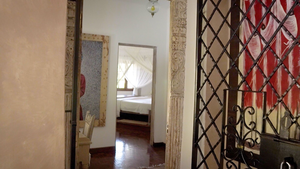 Simba Wakike Luxury Villa view 3