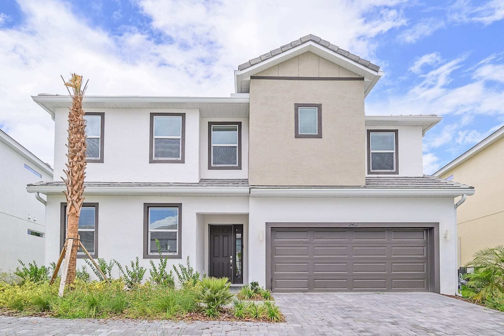 Upstay Luxury Resort Home w Pool & Patiosleeps 26