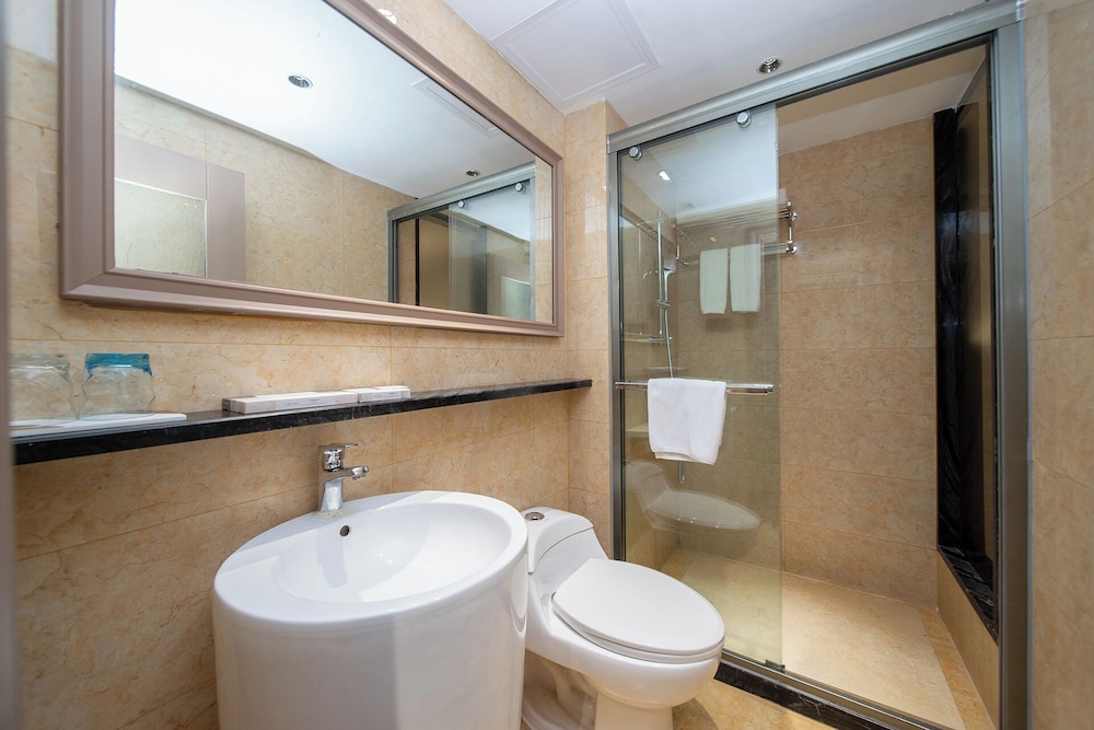 Trendy Romantic Hotel Guangzhou Panyu Qiaonan Aoyuan Plaza Branch - Free Deliver Service to Canton Fair Complex During Canton Fair Period
