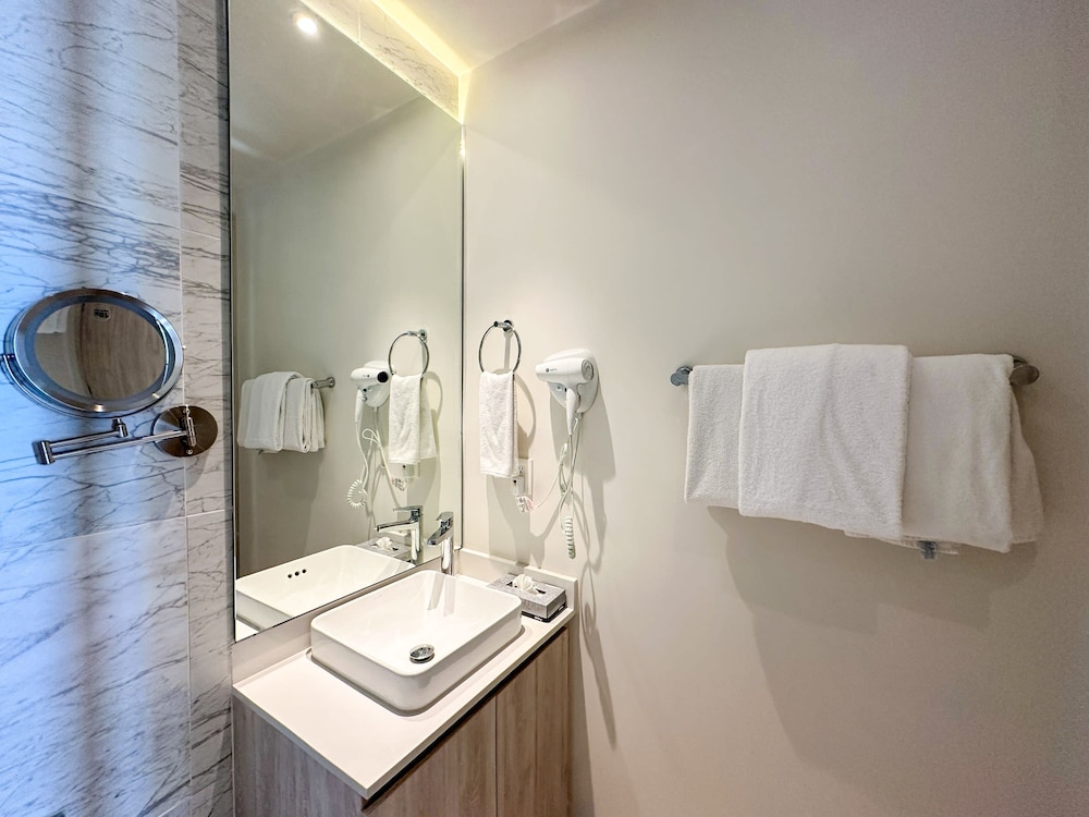 Brand-new Modern 2BR Gem on Iconic Sandy Beach