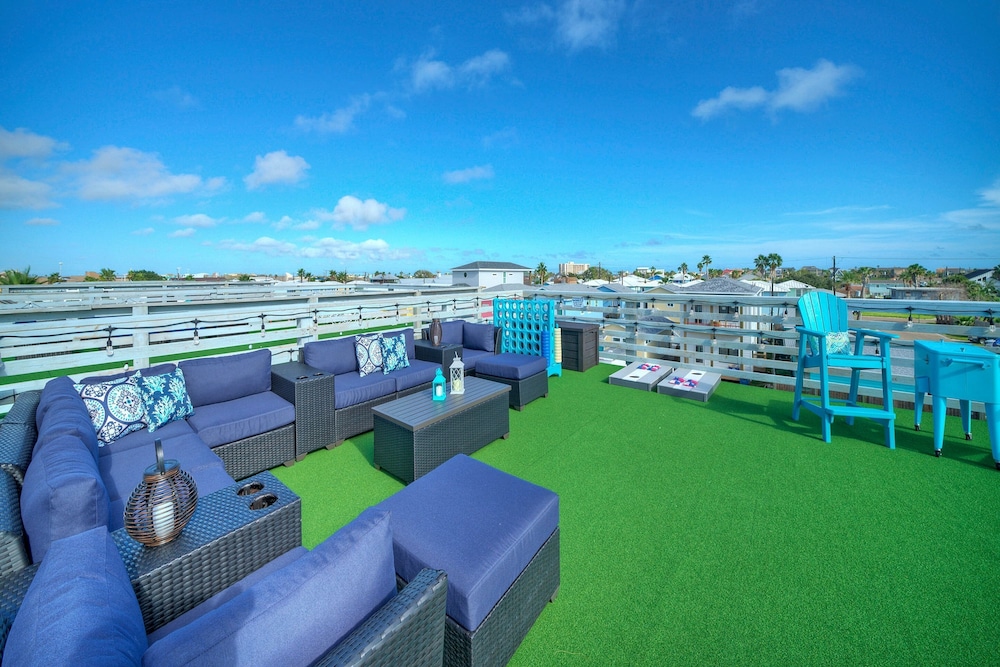 Seaside Lookout by Avantstay Port A Views