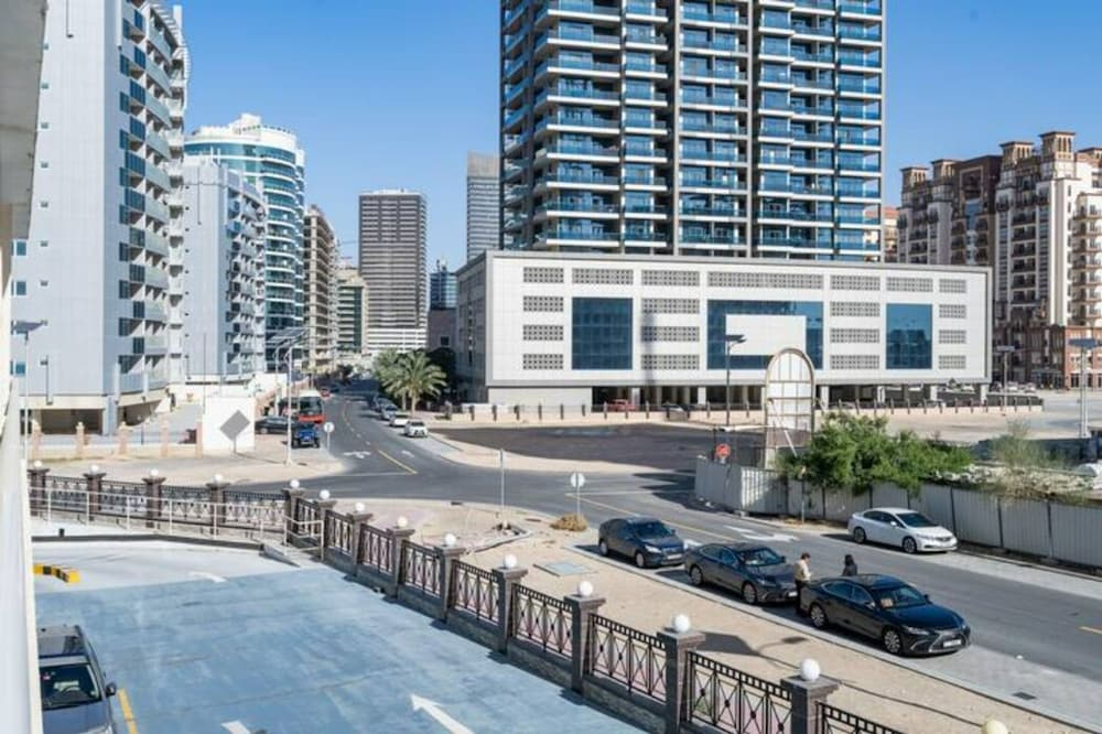 Calm Studio Apartment Right by the Golf Courses in Sports City