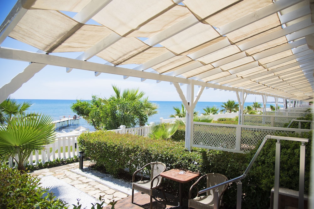 Flora Garden Beach Club - All inclusive