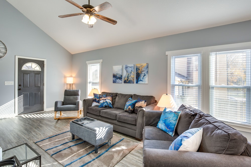 Charming Missouri Home < 1 Mi to Katy Trail!