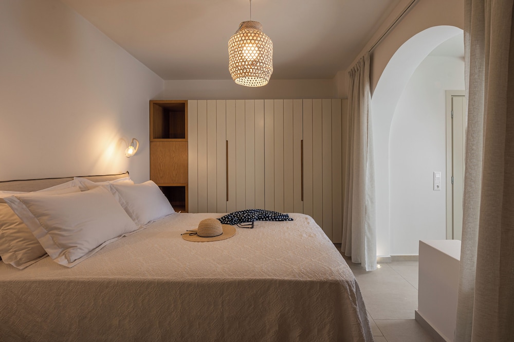 Castello Amorgos Suites photo 4