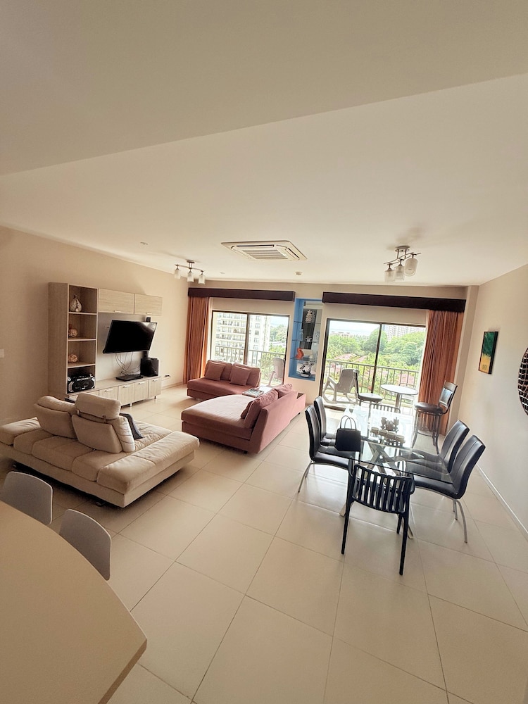 Jaco Bay 8th Floor Unit