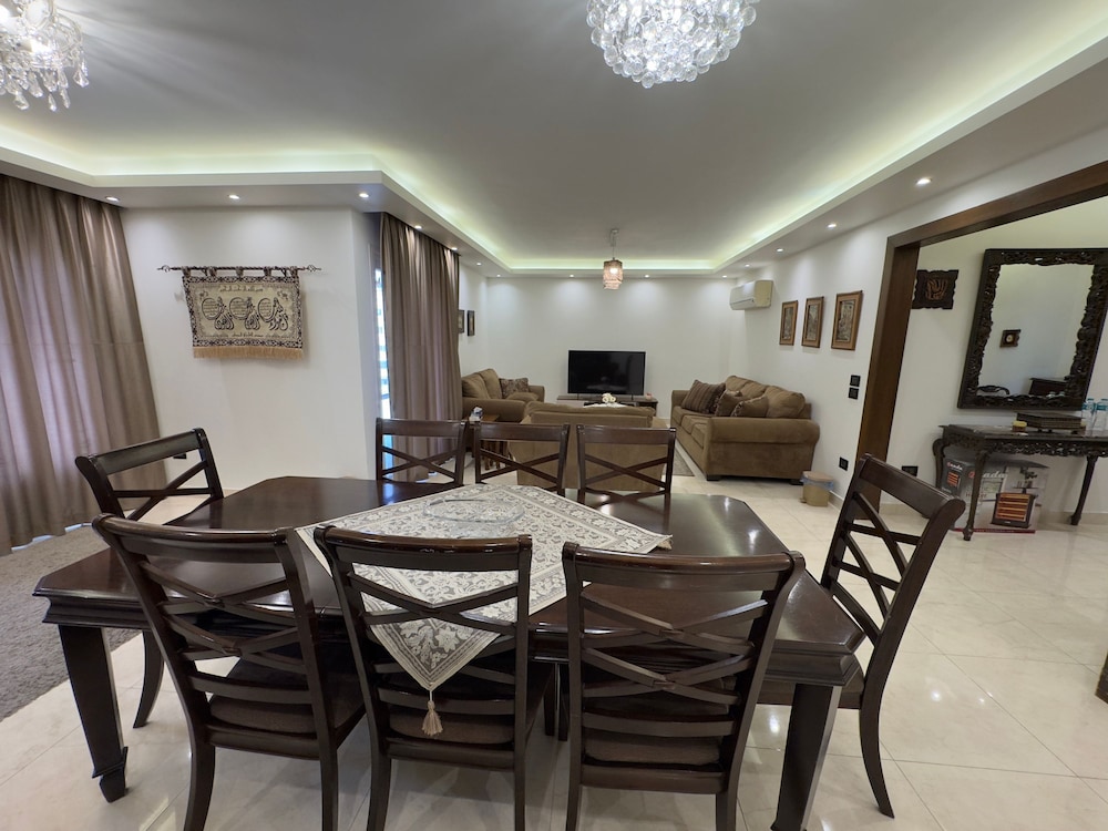 CK 1108 Spacious 2BR Apt 2BA Near Airport