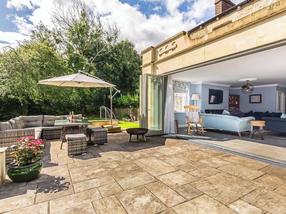 Vallis Oak Villa