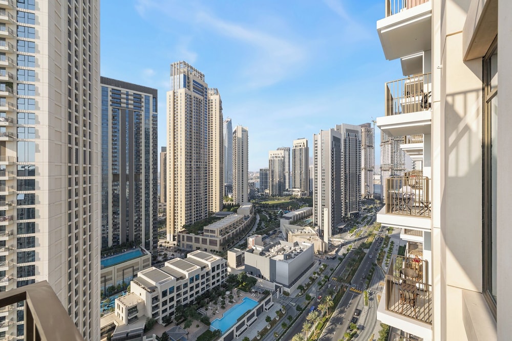 Serene 1BR Escape with Burj Khalifa View