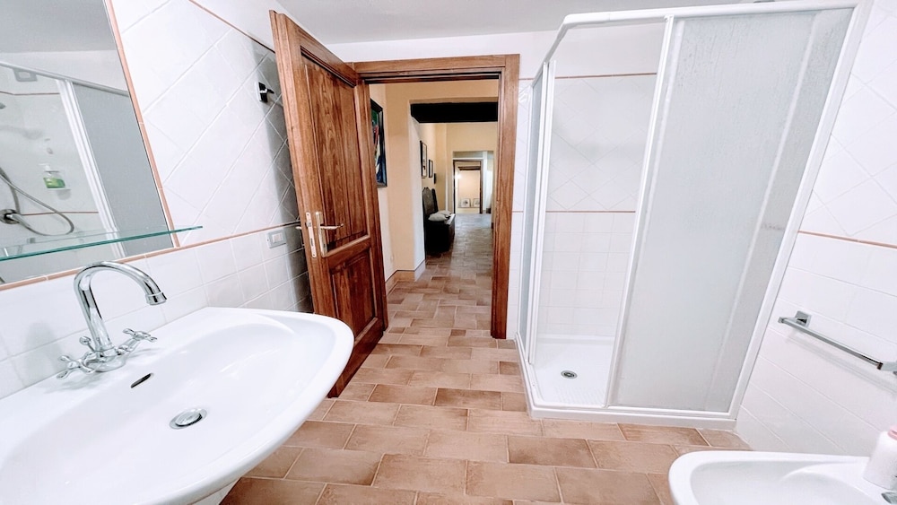 Open Pool Villa in Italy - Spoleto Umbria - Property Image 23