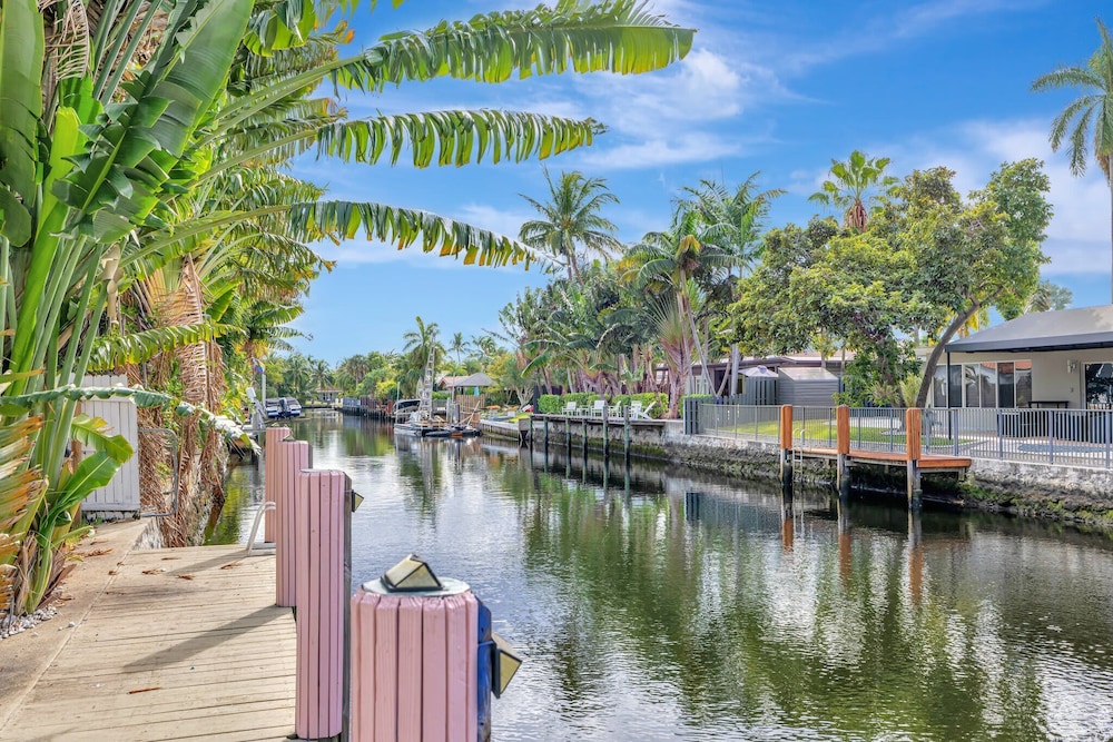 Poolside Paradise Dock & Pool!