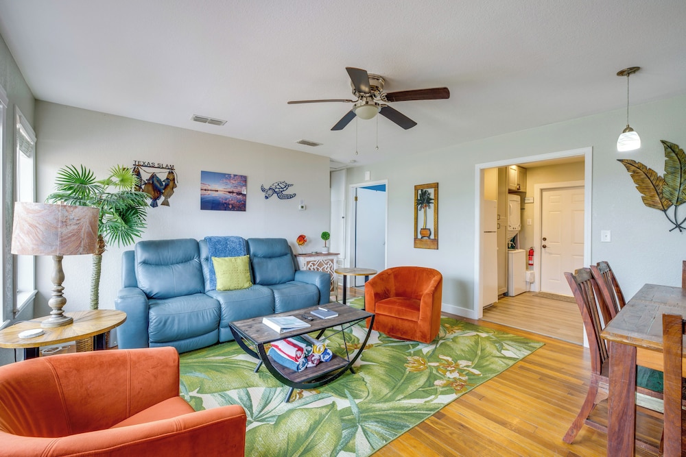Walk Dtwn: Pet-friendly Townhome in Rockport