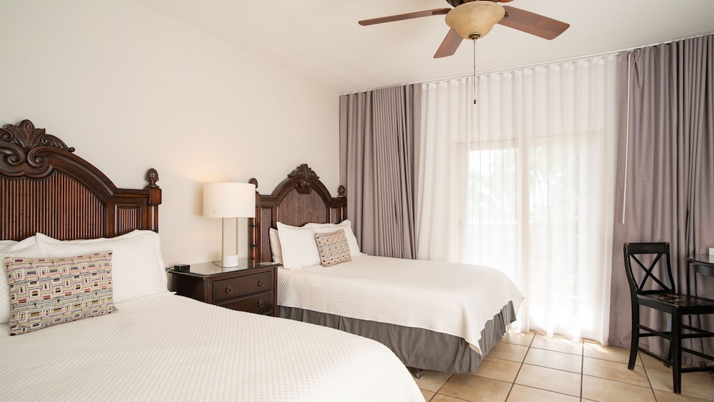 Lazy Parrot Inn - Property Image 57