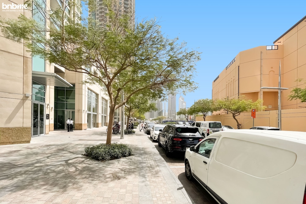 2B - Burj Nujoom - 1406 by bnbme homes