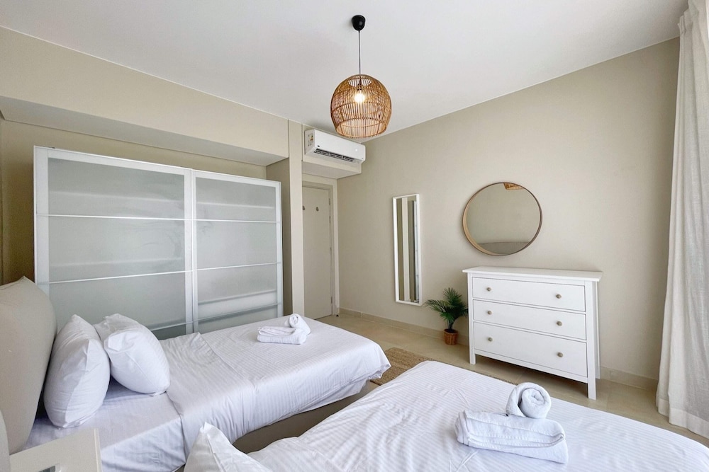 Xuru Stays I Roomy & Relaxed 1bdr @ Mangroovy Free Beach & Pool