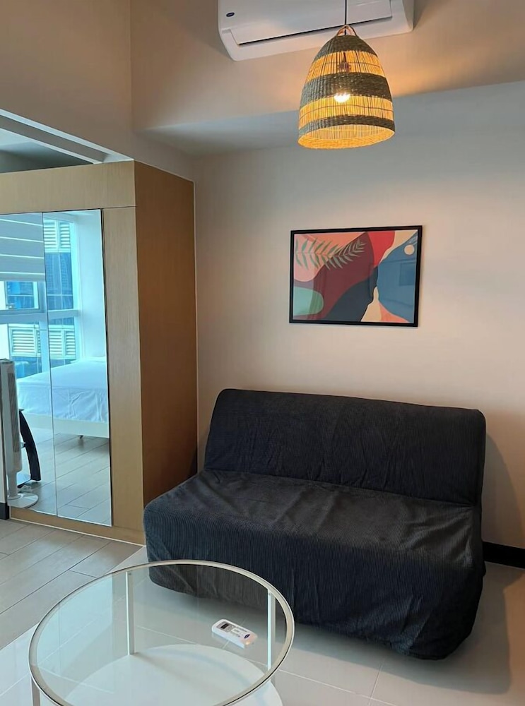Uptown Park Suites Tower 1