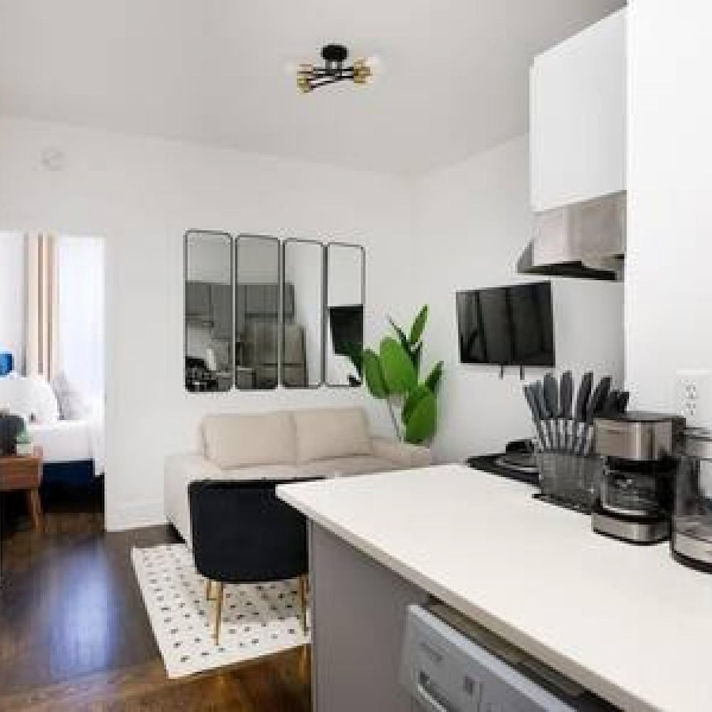 91-2a Stylish 3BR 2bth With W D