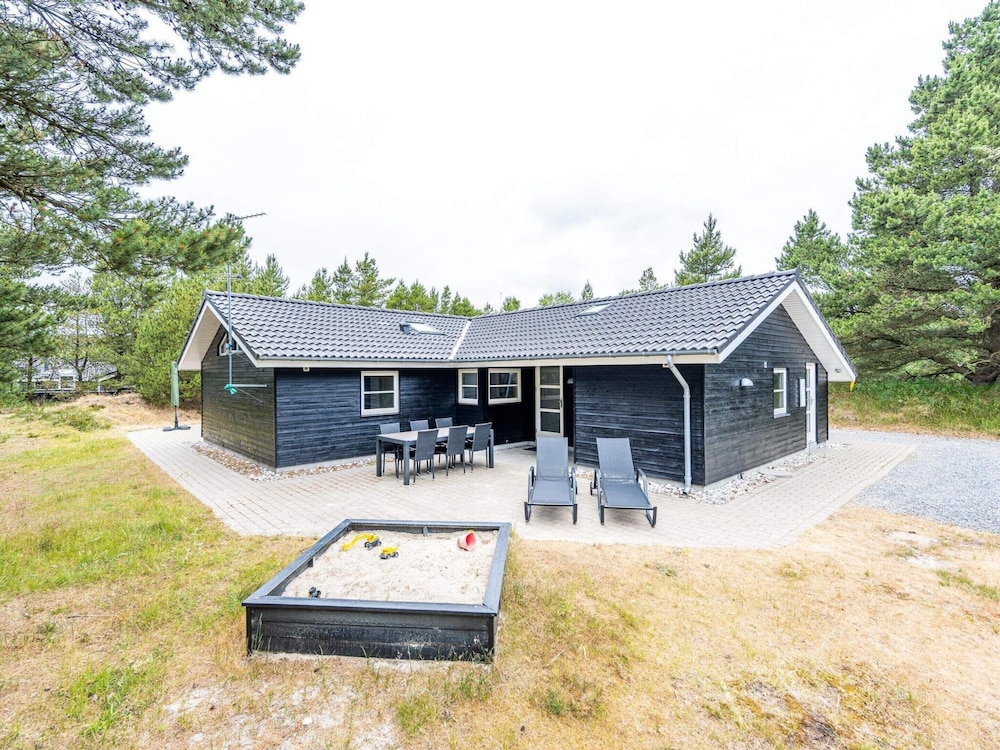 6 Person Holiday Home in Blavand