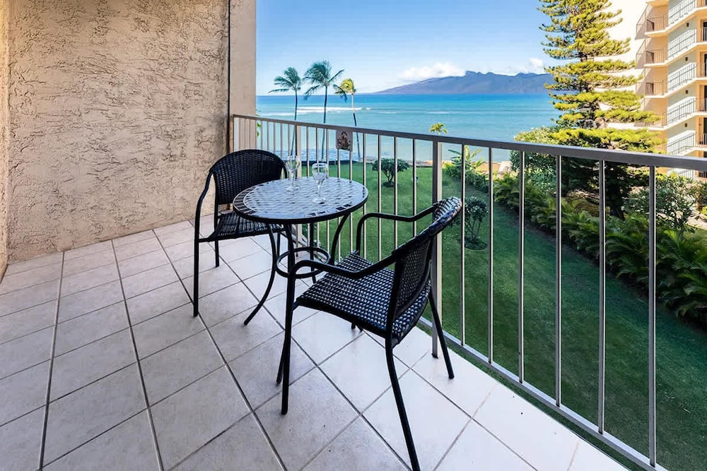 Cozy Studio With Ocean Views AC in Kahana