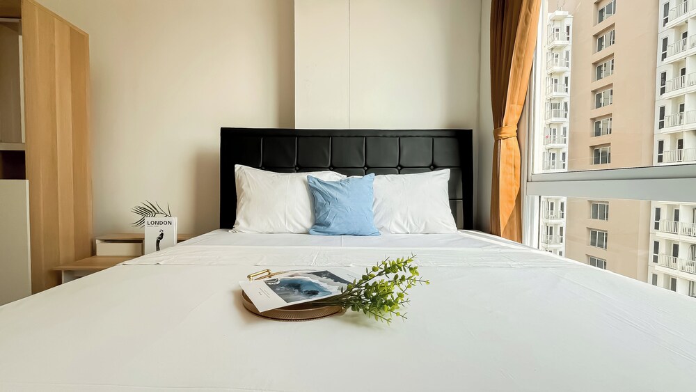 Nice and Comfy 2BR at 32th Floor Tokyo Riverside PIK 2 Apartment