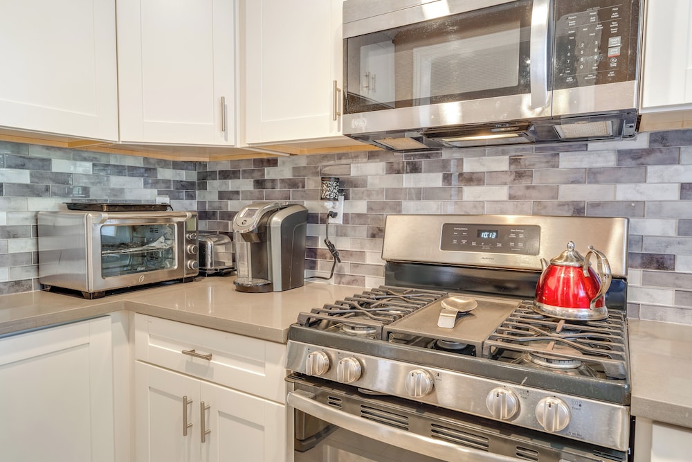 Near Hiking & Golf: Cozy Cottage in Morgan Hill!