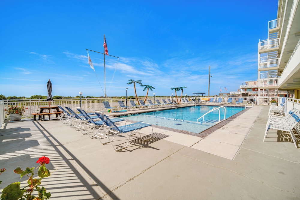 Beachfront Condo in Wildwood Crest w/ Pool Access!