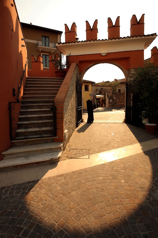 Photo 48