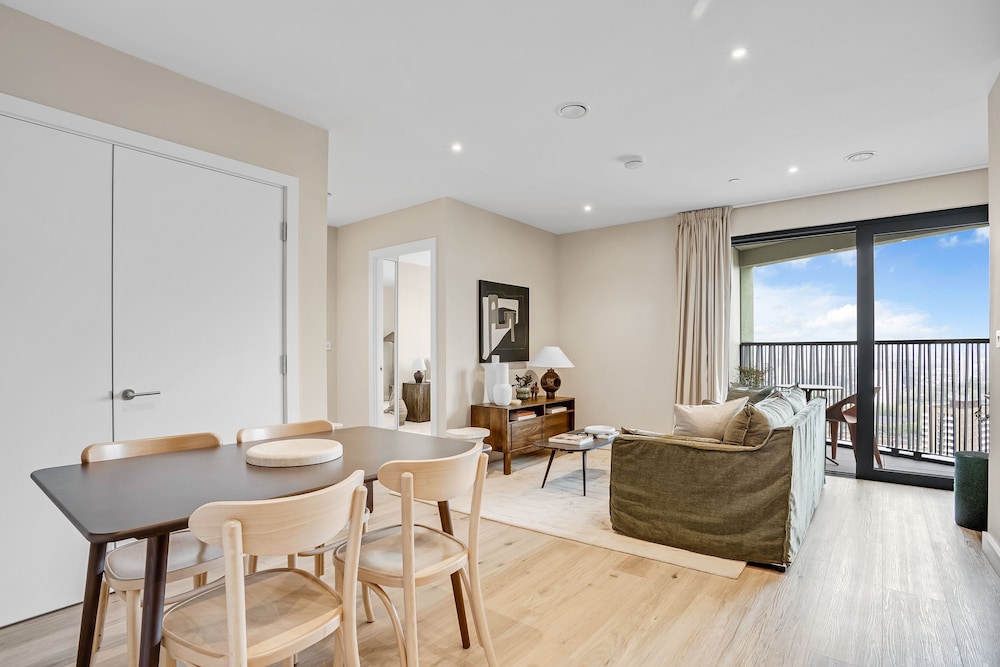Chic One-bedroom Apartment Near Stratford