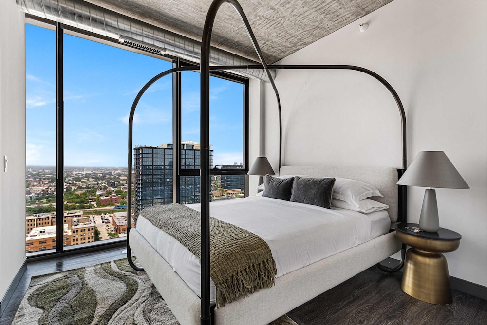 Cloud9 4apt in Building Fultonmkt The Cubist