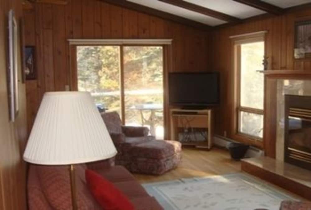 Cascade Lodge