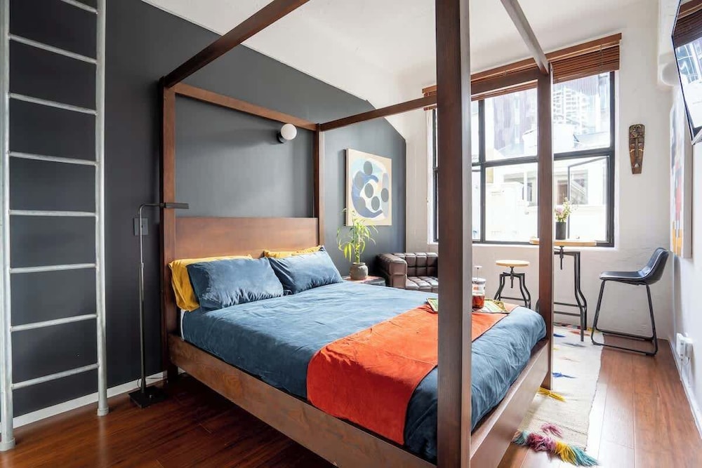 Cosy CBD Loft Walk to Dining+Shopping Zodiak Stays