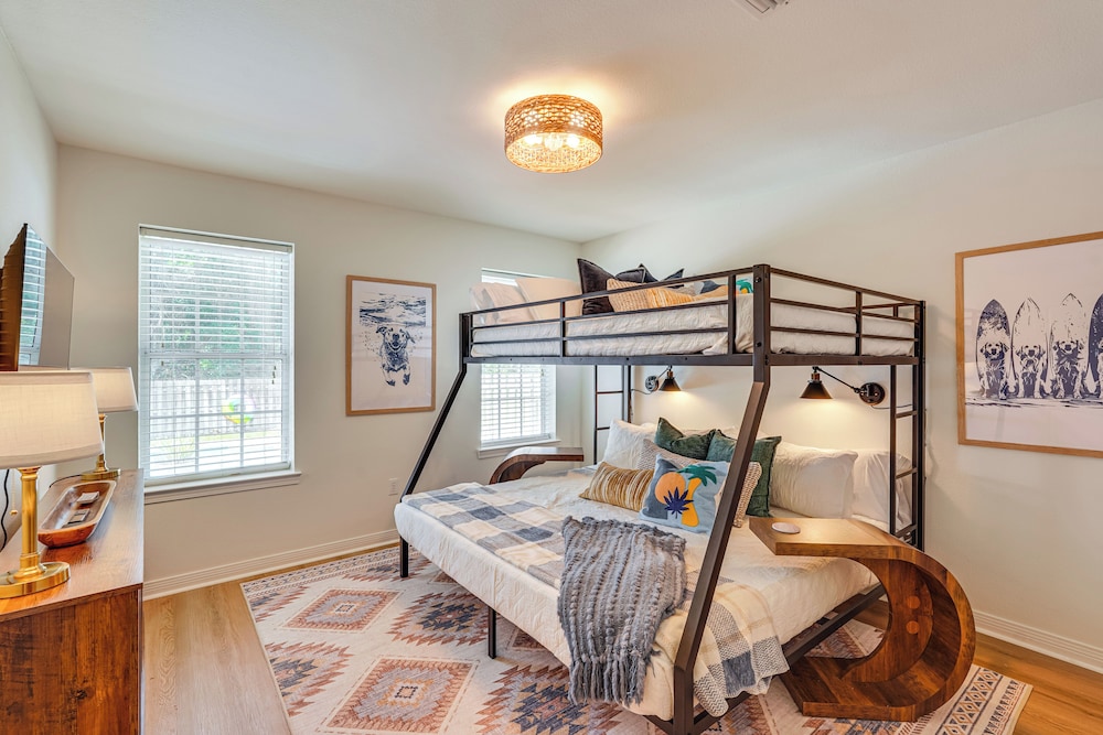 30A Poolside Oasis: 2 Mi to Beach & Boat Access