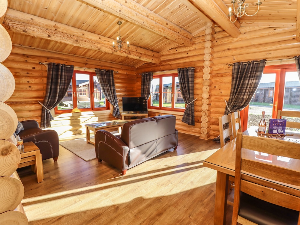Holly Lodge