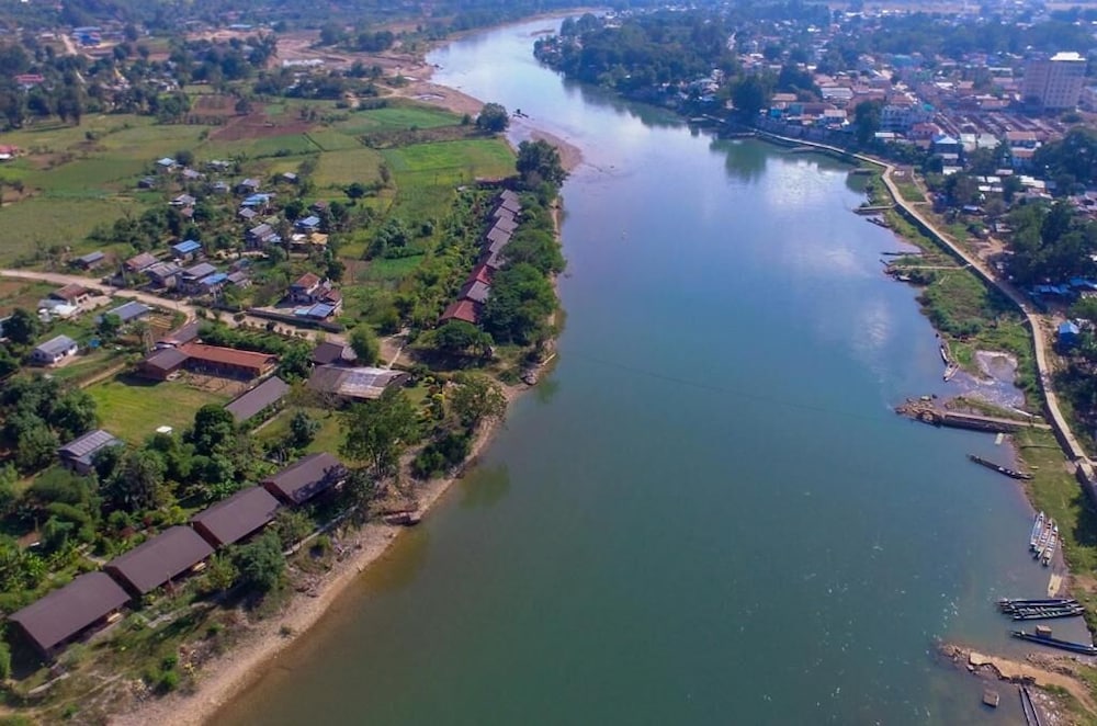 Riverside @ Hsipaw Resort